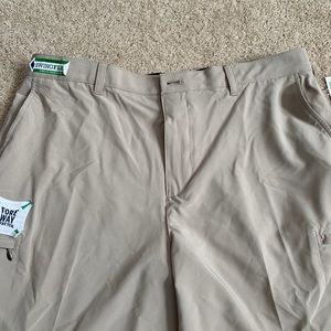 38W Izod Men Golfing Shorts